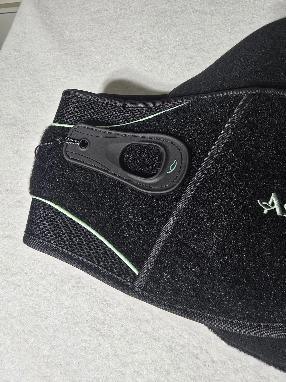 Black Lumbar Support Belt with Adjustable Straps Size M/L